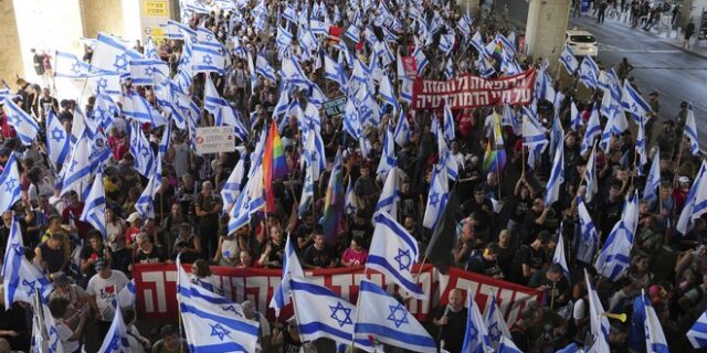 Ισραήλ: Ξεσηκωμός μετά την πρώτη έγκριση της δικαστικής μεταρρύθμισης – Δεκάδες συλλήψεις