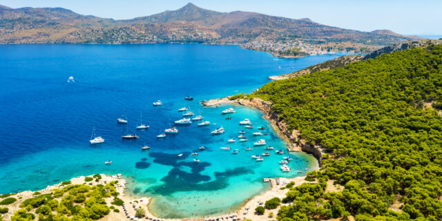Μάσκα, βατραχοπέδιλα και είστε έτοιμοι για μία υποβρύχια ξενάγηση στο αρχαίο πολεμικό λιμάνι της Αίγινας