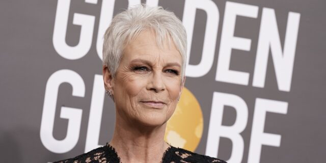Η Jamie Lee Curtis αποχαιρέτησε την Sinead O’Connor με δίστιχο του Ντίνου Χριστιανόπουλου