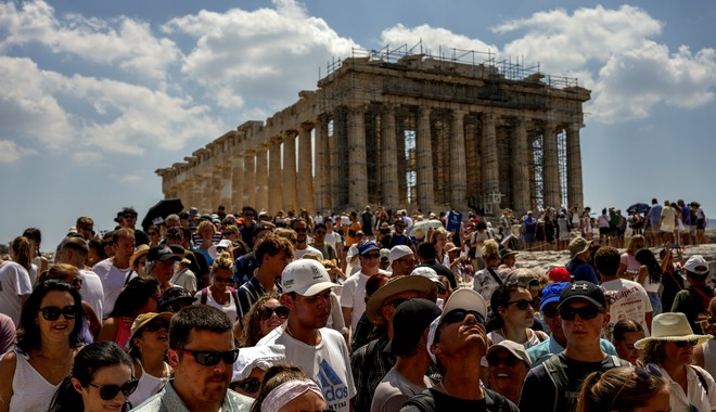 Τουρισμός: Ποια γεγονότα έβλαψαν τη φήμη της Ελλάδας