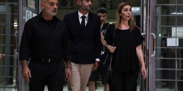 Γονείς Άλκη Καμπανού: “Η απόφαση του δικαστηρίου είναι μια ηθική δικαίωση – Δεν θέλαμε την εξόντωση των δολοφόνων”