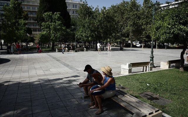 Καιρός: Επιτέλους ανάσα – Μικρή πτώση της θερμοκρασίας τη Δευτέρα