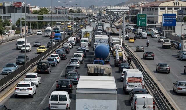 Κίνηση στους δρόμους: Καθυστερήσεις λόγω δύο τροχαίων σε Βάρης – Κορωπίου και Κωνσταντινουπόλεως – LIVE ΧΑΡΤΗΣ