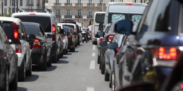 Κίνηση στους δρόμους: Μποτιλιάρισμα στην Κατεχάκη λόγω τροχαίου, προβλήματα στο κέντρο – LIVE Χάρτης