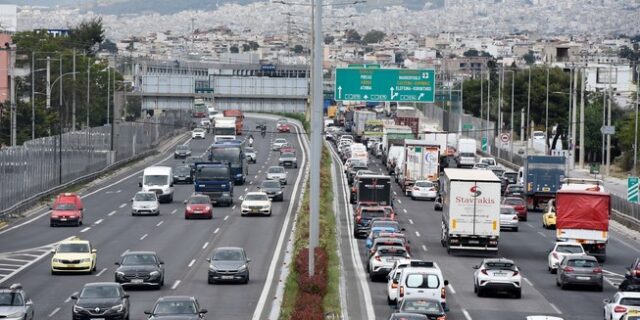 Κίνηση στους δρόμους: Σημειωτόν τα οχήματα στον Κηφισό – Προβλήματα και στο κέντρο – LIVE ΧΑΡΤΗΣ