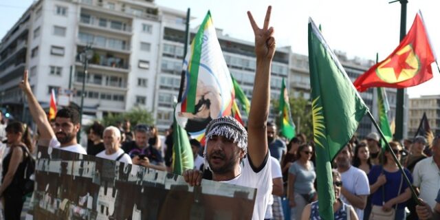 Συγκέντρωση διαμαρτυρίας για την εκκένωση του κέντρου φιλοξενίας Κούρδων στο Λαύριο
