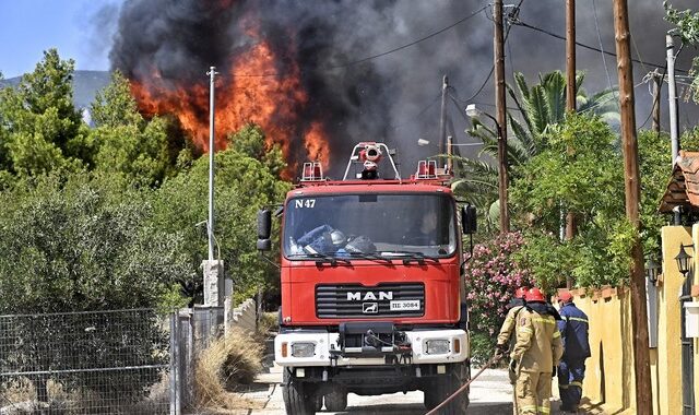 Φωτιές: Συναγερμός για 13 περιοχές την Κυριακή – Για πρώτη φορά βαθμός επικινδυνότητας 5