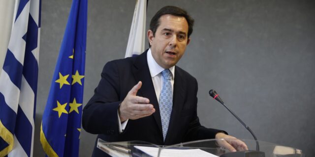 Νότης Μηταράκης: “Παραδέχομαι τη λάθος κρίση μου”