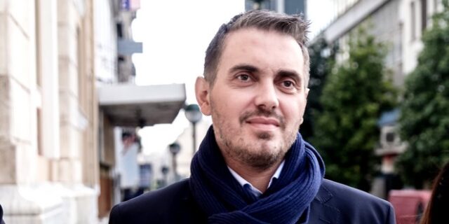 Μιχάλης Χατζηγιάννης: Με στίχους από το “Άγγιγμα Ψυχής” αποχώρησε από τη θέση του υφυπουργού Πολιτισμού