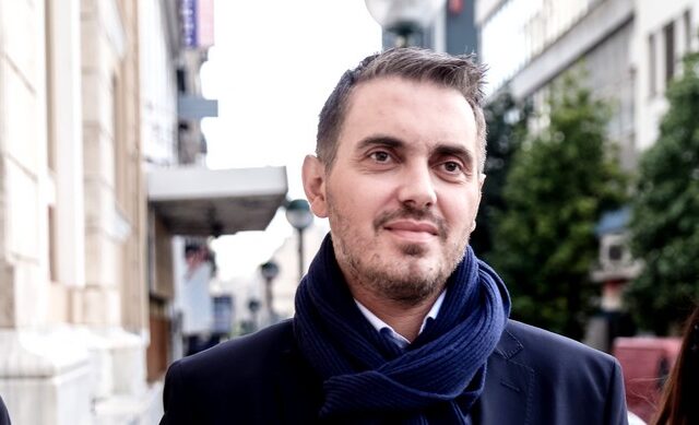 Μιχάλης Χατζηγιάννης: Με στίχους από το “Άγγιγμα Ψυχής” αποχώρησε από τη θέση του υφυπουργού Πολιτισμού