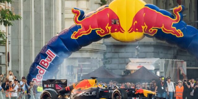 RED BULL SHOWRUN BY ALUMIL: Κέρδισε με το +1 σου, το χρυσό εισιτήριο για το μεγαλύτερο motorsports event στην Ελλάδα!