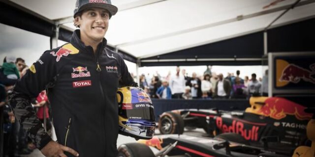 Patrick Friesacher: Ο κορυφαίος οδηγός Showrun της Red Bull Racing επαναπροσδιορίζει την ταχύτητα
