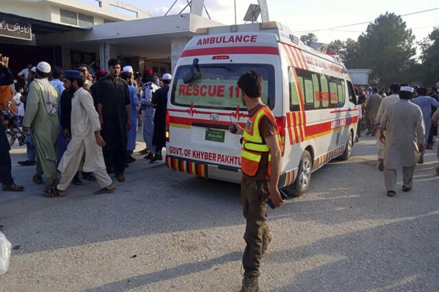 Πακιστάν: Τουλάχιστον 40 νεκροί από βομβιστική επίθεση σε πολιτική συγκέντρωση