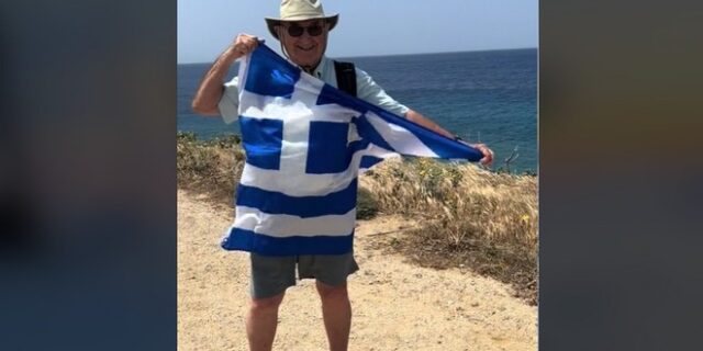 Συγκινητικό βίντεο: 89χρονος ομογενής έρχεται για πρώτη φορά στην Ελλάδα και γίνεται viral