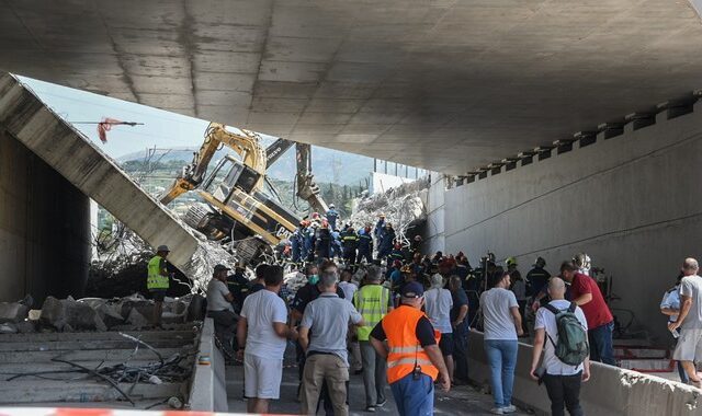 Πάτρα: “Η γέφυρα είχε προβλήματα στατικής επάρκειας” – Ακούγονταν φωνές κάτω από τα συντρίμμια