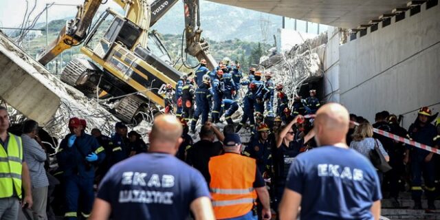 Πάτρα: Κατέρρευσε τμήμα γέφυρας – Ένας νεκρός, οκτώ τραυματίες και εγκλωβισμένοι