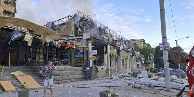 Ουκρανία: Νεκρή πολυβραβευμένη συγγραφέας μετά από πυραυλική επίθεση