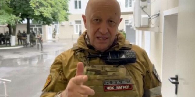 Η Ρωσία επιστρέφει στον Πριγκόζιν τα όπλα του και 10 δισ. ρούβλια