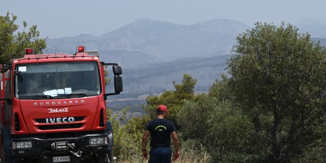 Αγρίνιο: Υπό μερικό έλεγχο η φωτιά στην περιοχή Στράτος