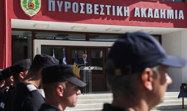 Φωτιές: Ήρθαν οι πρώτοι Ρουμάνοι πυροσβέστες στην Αθήνα