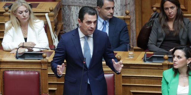 Κώστας Σκρέκας: “Καμπάνες” για “μαιμού” φέτα ΠΟΠ και χύμα λάδι σε ξενοδοχεία και ταβέρνες