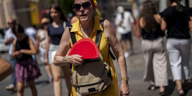 Στο έλεος του καύσωνα η Ισπανία – Η θερμοκρασία εδάφους ξεπέρασε τους 60 βαθμούς Κελσίου