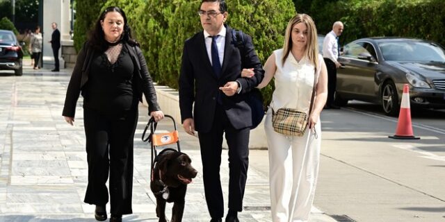 Γιώργος Σταμάτης: Το συμβολικό μήνυμα στην ορκωμοσία της νέας Βουλής για την προσβασιμότητα των ΑμεΑ