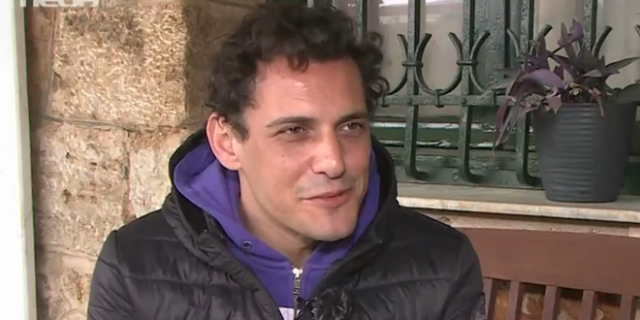 Σταύρος Σβήγκος: “Μακάρι να μπορούσαμε να ζήσουμε και οι άνδρες εγκυμοσύνη”