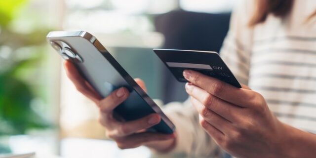 Optima bank: Νέα υπηρεσία online εγγραφής πελάτη