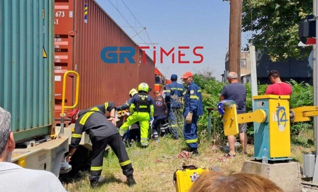 Θεσσαλονίκη: Σύγκρουση τρένου με μηχανή – Κατέληξε ο αναβάτης