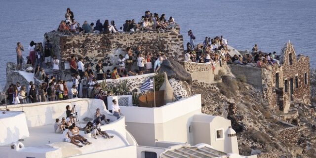 Ιστορικό ρεκόρ τελικά για τον ελληνικό τουρισμό τον Ιούνιο – Μείωση μόνο στις Κυκλάδες