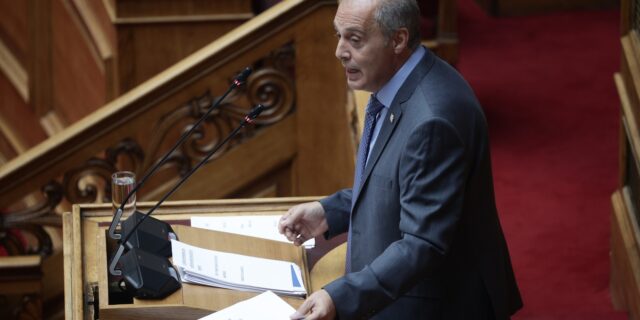 Βελόπουλος: “Έκτρωμα το νομοσχέδιο για την ψήφο των ομογενών”