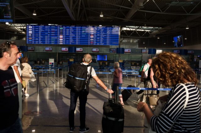 Ρεκόρ κρατήσεων για διακοπές στο εξωτερικό από τους Έλληνες – Πόσο κοστίζουν, πού πάνε