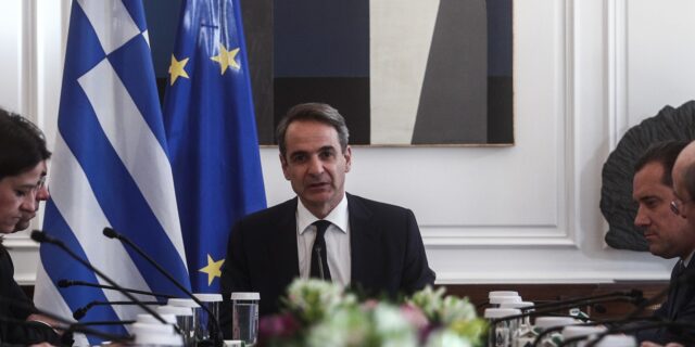 Συνεδριάζει το υπουργικό Συμβούλιο υπό τον πρωθυπουργό – Οι φωτιές και η ατζέντα