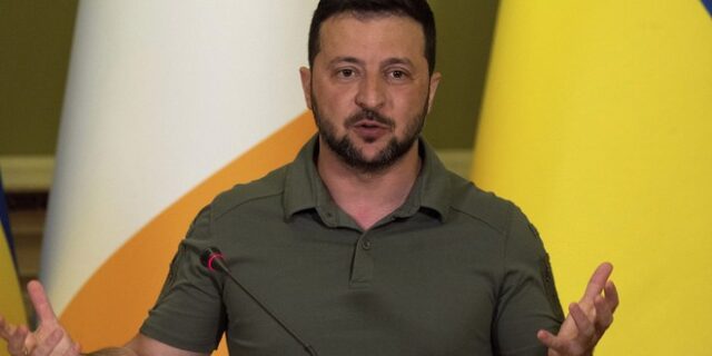 Ζελένσκι: “Θεμιτός στρατιωτικός στόχος” η γέφυρα της Κριμαίας