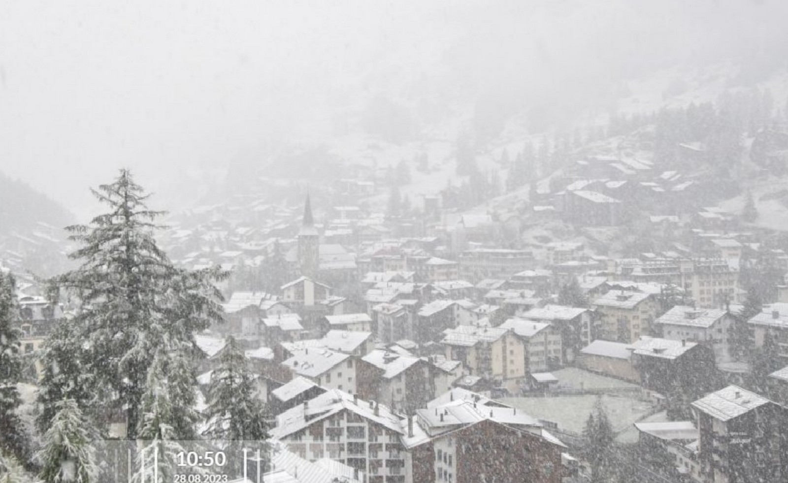 Ελβετία: Μετά τον καύσωνα, το χιόνι – Πτώση της θερμοκρασίας κατά 30 βαθμούς μέσα σε τέσσερις ημέρες