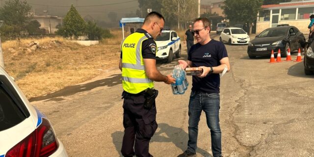 Η “ΑΠΟΣΤΟΛΗ” στα μέτωπα της φωτιάς στην Πάρνηθα και στην Θράκη