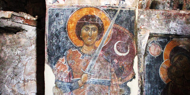 Ναΐτες Ιππότες και Σκυλοκέφαλοι πολεμιστές στην Μεσαιωνική Λακωνία