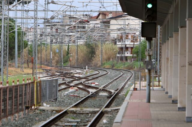 Τέμπη: Πότε θα τεθεί σε λειτουργία το σύστημα τηλεδιοίκησης στον σταθμό της Λάρισας