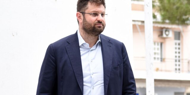 Ζαχαριάδης σε Μπακογιάννη: Οι δημότες της Αθήνας δεν χρειάζονται πολιτικούς αναλυτές της ακροδεξιάς