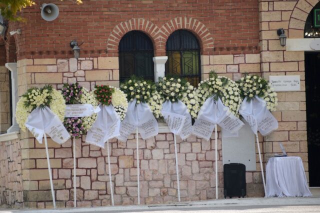 Τραγωδία στην Ικαρία: Ανείπωτος θρήνος στην κηδεία του 11χρονου γιου του Οδυσσέα Σταμούλη