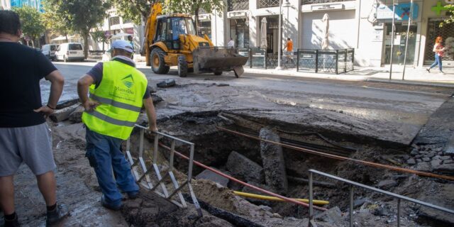 Θεσσαλονίκη: Πριν τα μεσάνυχτα η αποκατάσταση της βλάβης του αγωγού της ΕΥΑΘ