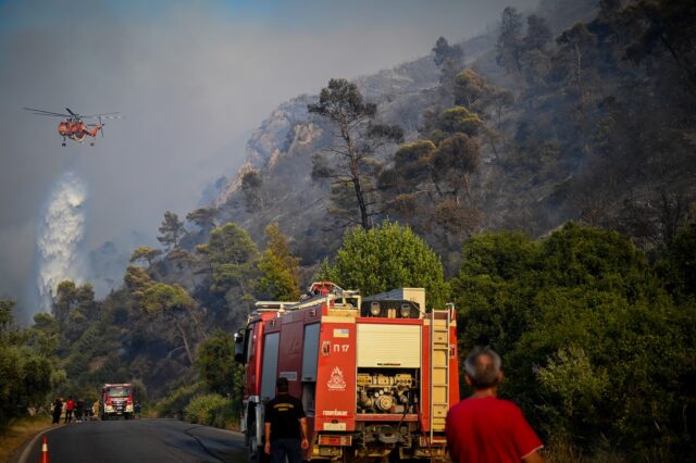 Φωτιές: Απειλή και στην οικονομία – Καμπανάκι για δράσεις “θωράκισης”