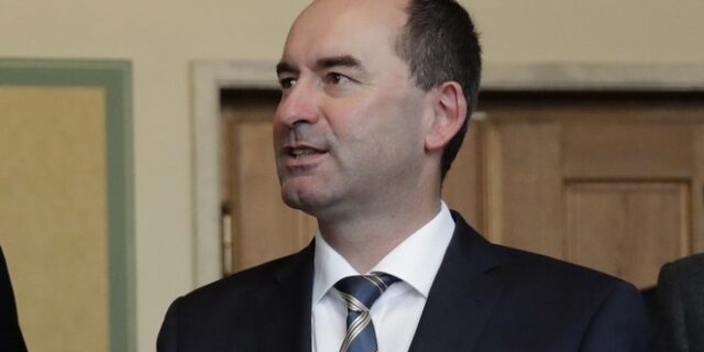 Σάλος στη Γερμανία: Ο υπουργός Οικονομίας της Βαυαρίας φέρεται να είναι ο συντάκτης αντισημιτικού φυλλαδίου