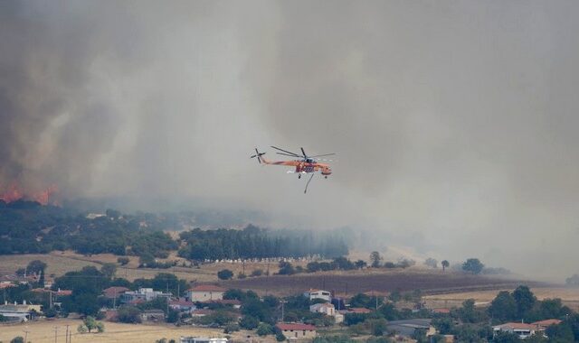 Φωτιές: Συνεχίζεται η μάχη στον Έβρο – Συνεχείς ενισχύσεις δυνάμεων στην περιοχή