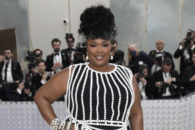 Lizzo: Η πρώτη αντίδραση μετά τη μήνυση για παρενόχληση