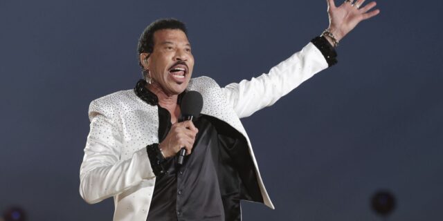 Lionel Richie: Ακύρωσε sold out συναυλία του μία ώρα μετά την έναρξή της και εξόργισε χιλιάδες θαυμαστές