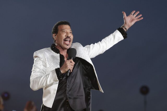 Lionel Richie: Ακύρωσε sold out συναυλία του μία ώρα μετά την έναρξή της και εξόργισε χιλιάδες θαυμαστές