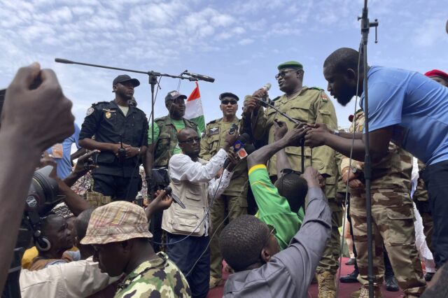 Έκλεισε ο εναέριος χώρος στον Νίγηρα – Εξέπνευσε το τελεσίγραφο της CEDEAO