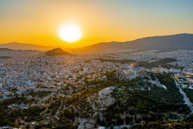 Τι είναι τα “καύματα του Φθινοπώρου” – Η υγρασία του Αυγούστου και ο Ηρώδης ο Αττικός